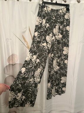 High-Rise Wide Leg Tropical Print Pants - Black & Cream